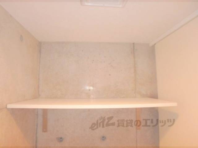 トイレ　上部収納