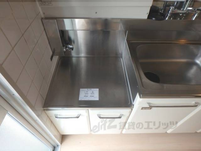 キッチン　コンロ設置位置