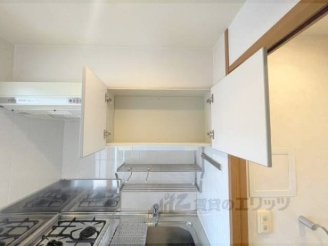 キッチン　上部収納