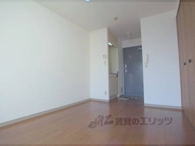 居室　6帖の広さです
