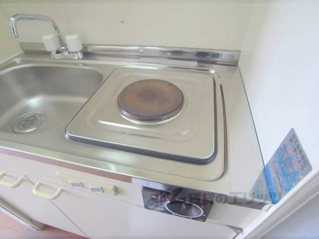 キッチン　コンロ　電気コンロなので安心です
