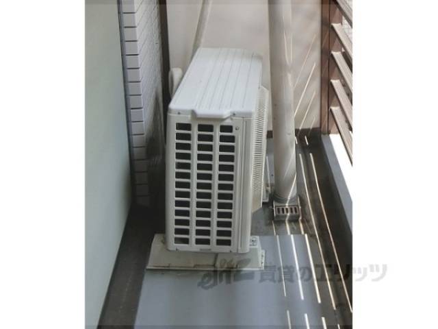 ベランダ　室外機