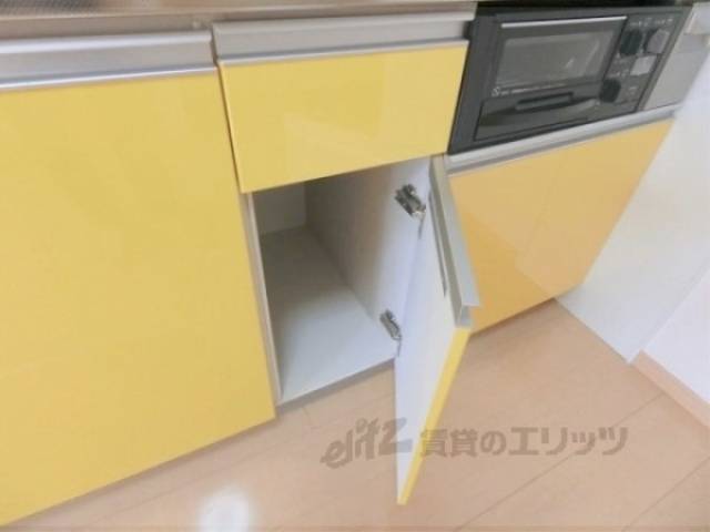 キッチン　下部収納