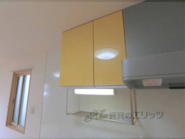 キッチン　上部収納