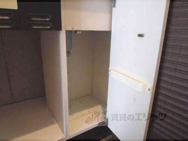 キッチン　下部収納