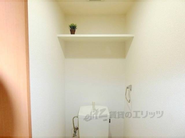 トイレ　トイレ上部収納