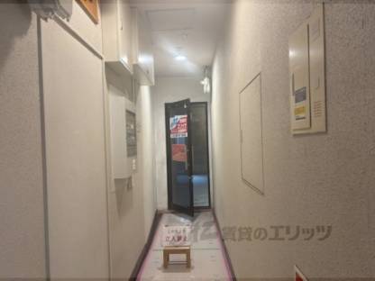 玄関　店舗入り口前通路