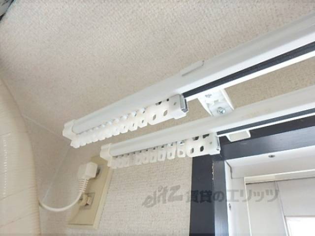 カーテンレール