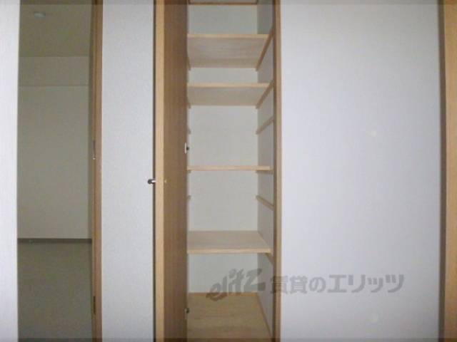 収納　廊下収納