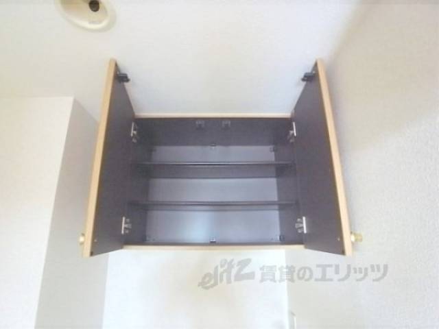 洗濯機置場上収納