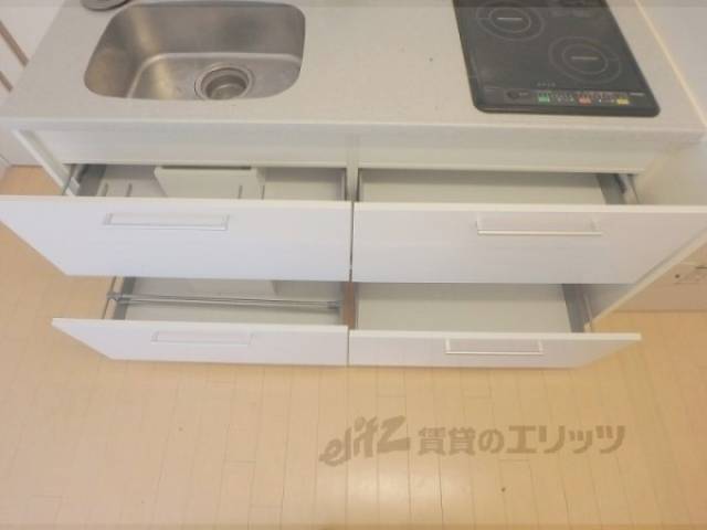キッチン　収納下