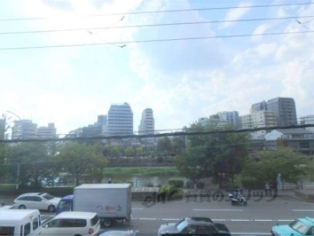 眺望　鴨川が見えるお部屋です。