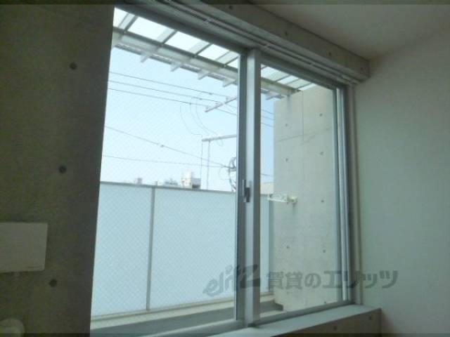 西側窓　大きな窓で風通しも日当たりも良好です