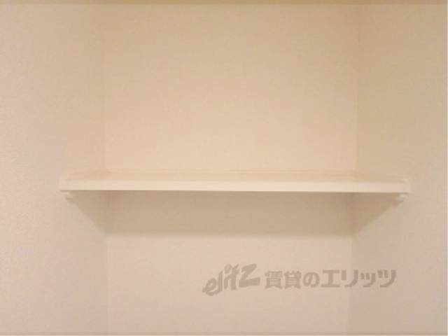 トイレ　上部物置