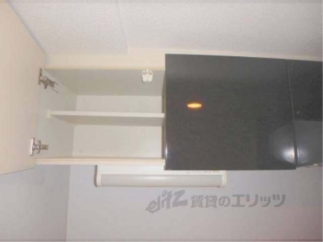 キッチン　上部収納