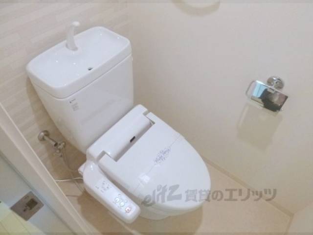 トイレ　ウォシュレット付です・
