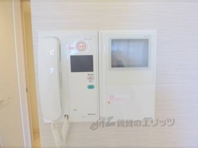 モニターフォン　顔が見えて安心です・