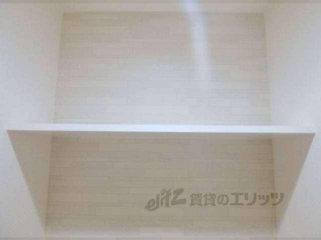 トイレ　吊り棚