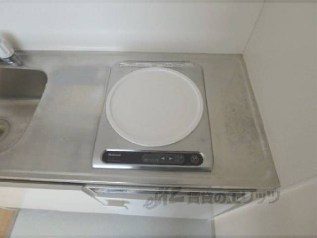 キッチン　電気コンロ