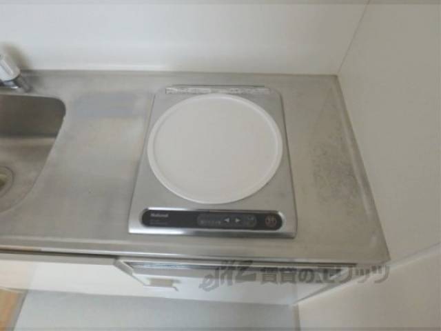 キッチン　電気コンロ