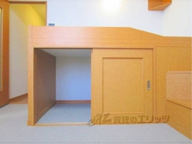 収納　ベッド下