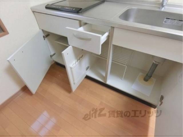 キッチン　下部収納