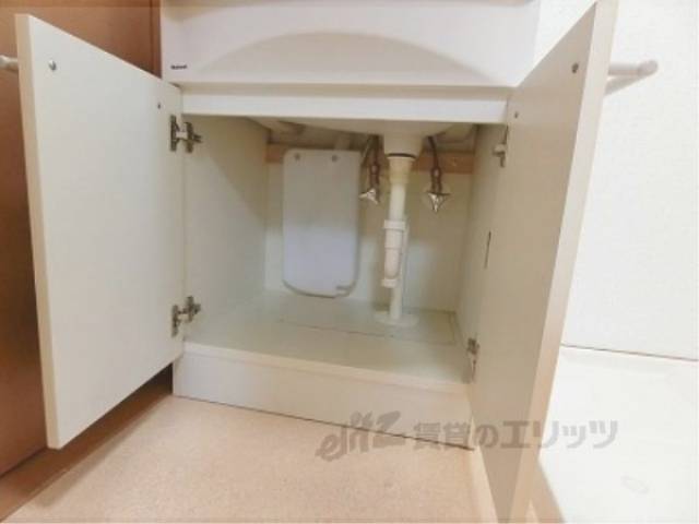 洗面所　下部収納