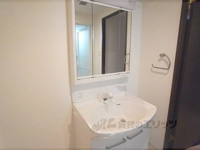 洗面所　洗面台付