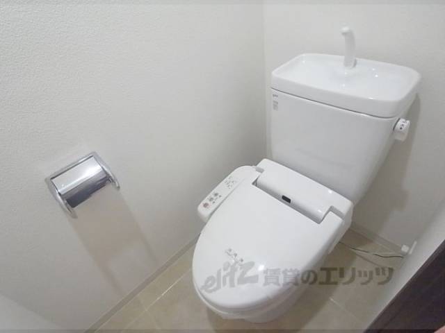 トイレ　ウォシュレット付