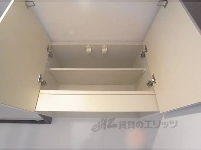 収納　食器がしまえます