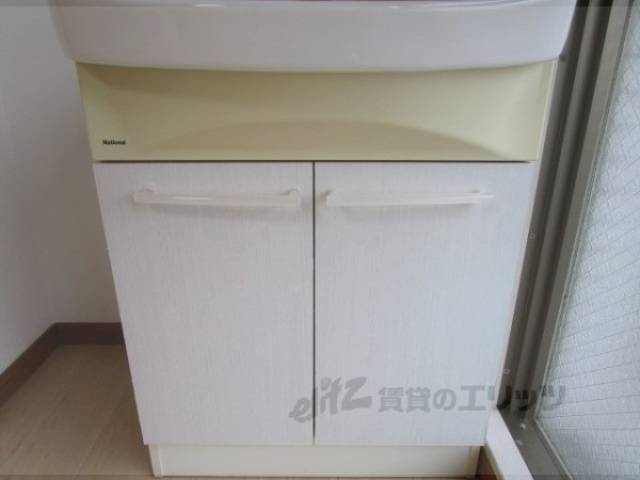 洗面所　下部収納