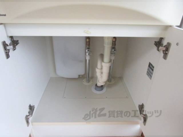 洗面所　下部収納