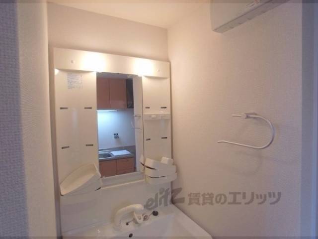 洗面所　洗面化粧台上部