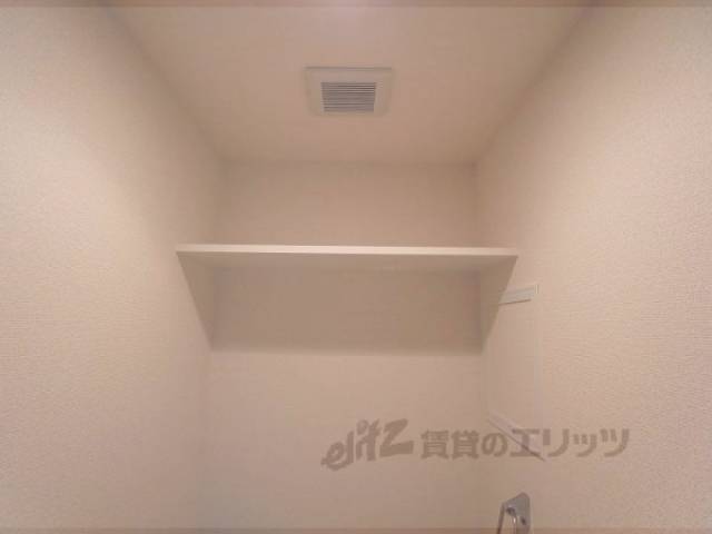トイレ　上部棚