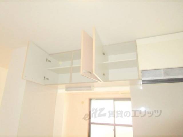 キッチン　キッチン上部棚