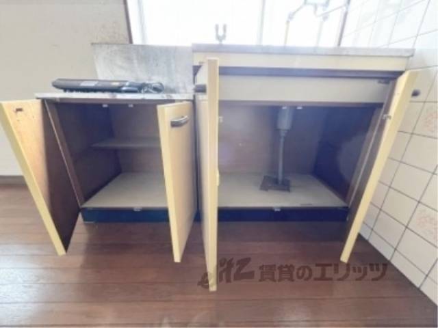 キッチン　収納下部