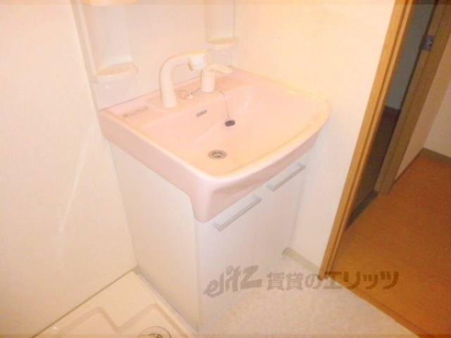 洗面所　洗髪洗面化粧台