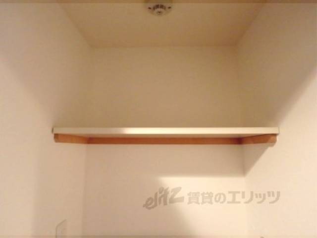 洗濯機置場　洗濯機置場上部棚