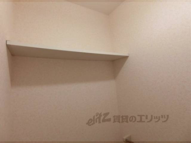 トイレ　飾り棚