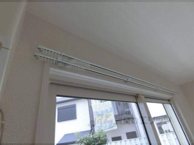 イメージ写真　カーテンレール