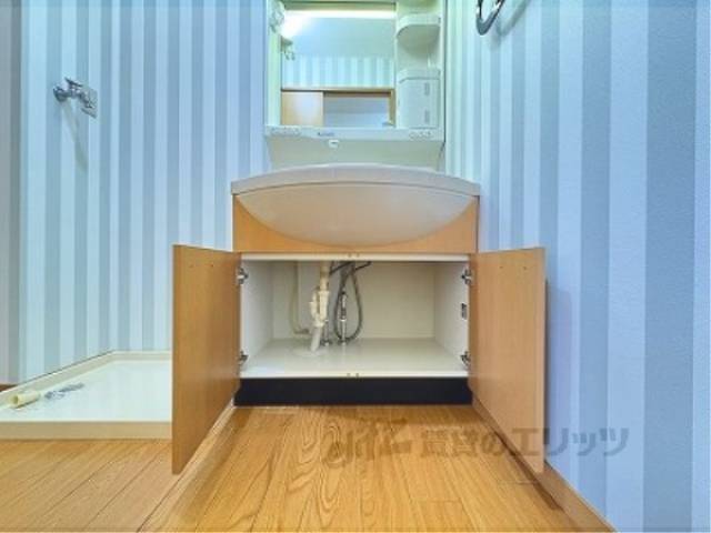洗面所　洗面台収納
