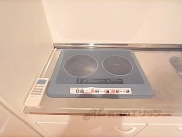キッチン　（2口）：電気コンロ