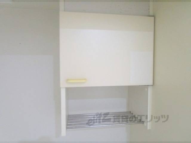 キッチン　上部収納
