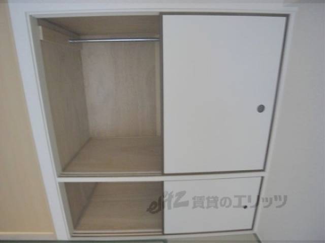 収納　押入れ