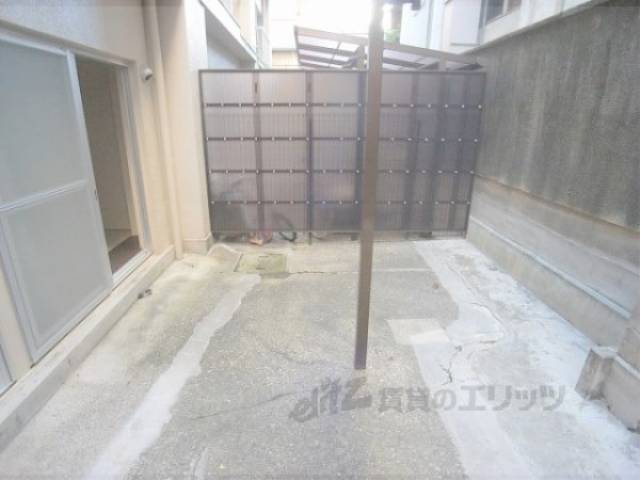 ベランダ　庭