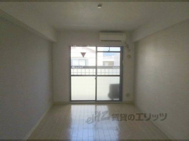 洋室　給湯リモコン