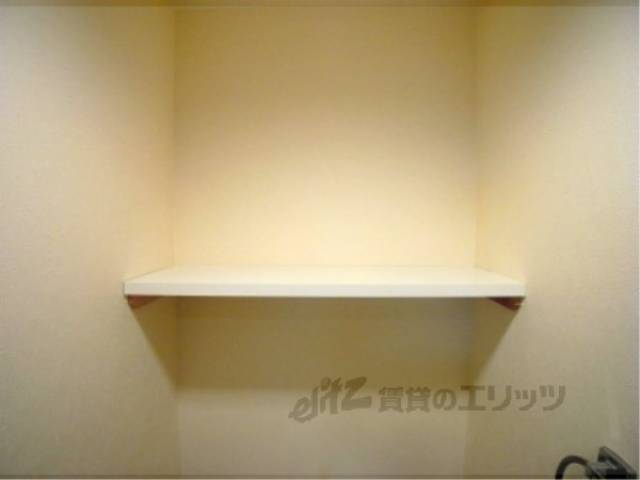 トイレ　（上部棚）