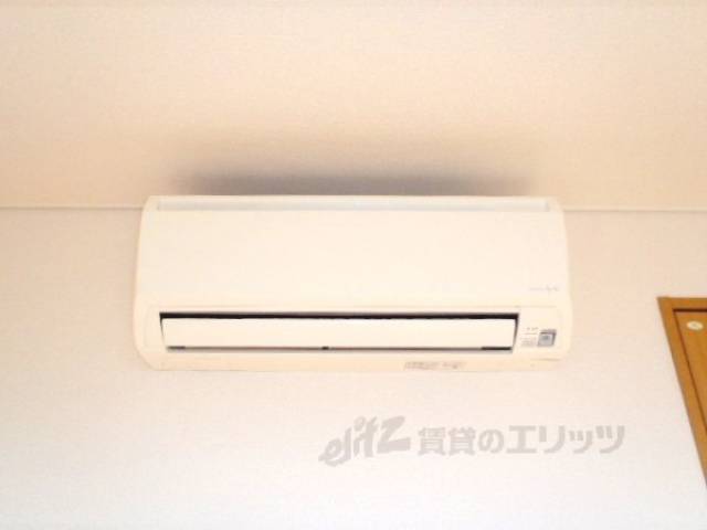 手前洋室エアコン
