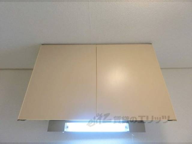 キッチン　上部収納