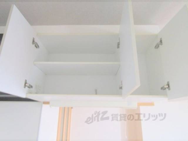 キッチン　収納上部